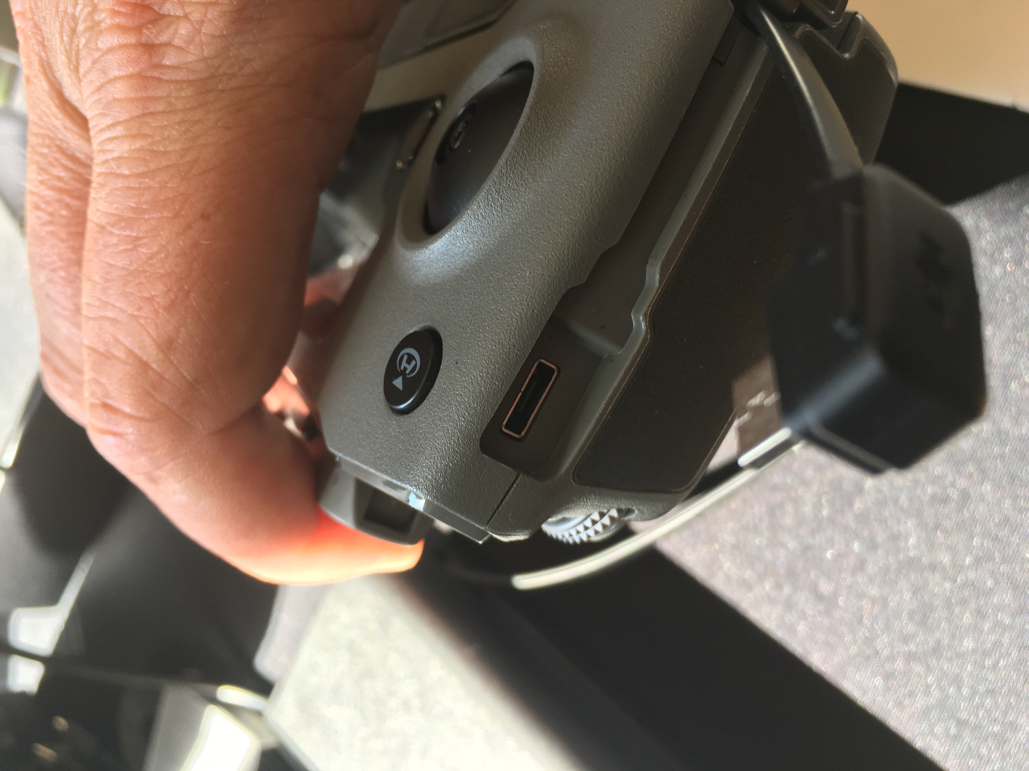 Charge Mavic 2 Pro Controller? DJI FORUM